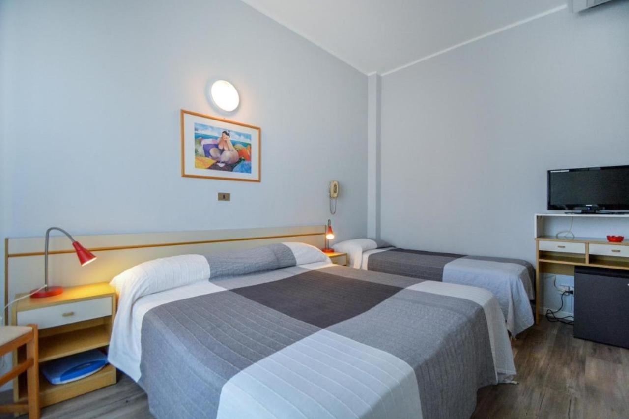 Hotel Mirabella ริชโชเน ภายนอก รูปภาพ